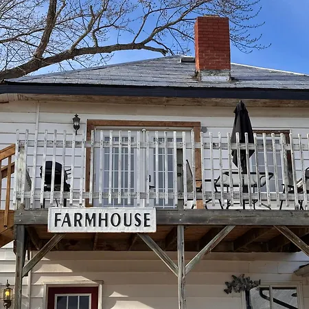 At The Farmhouse - New Frontiers Retreat Eganville Exterior photo