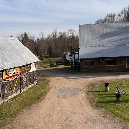 At The Farmhouse - New Frontiers Retreat Eganville Exterior photo