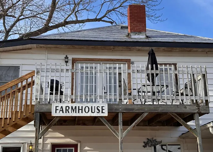 At The Farmhouse - New Frontiers Retreat